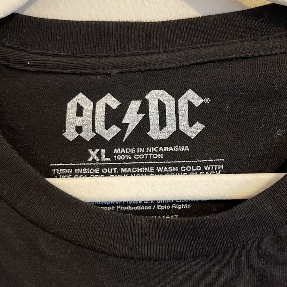 AC/DC logo tee shirt NWOT size XL - Picture 3 of 4